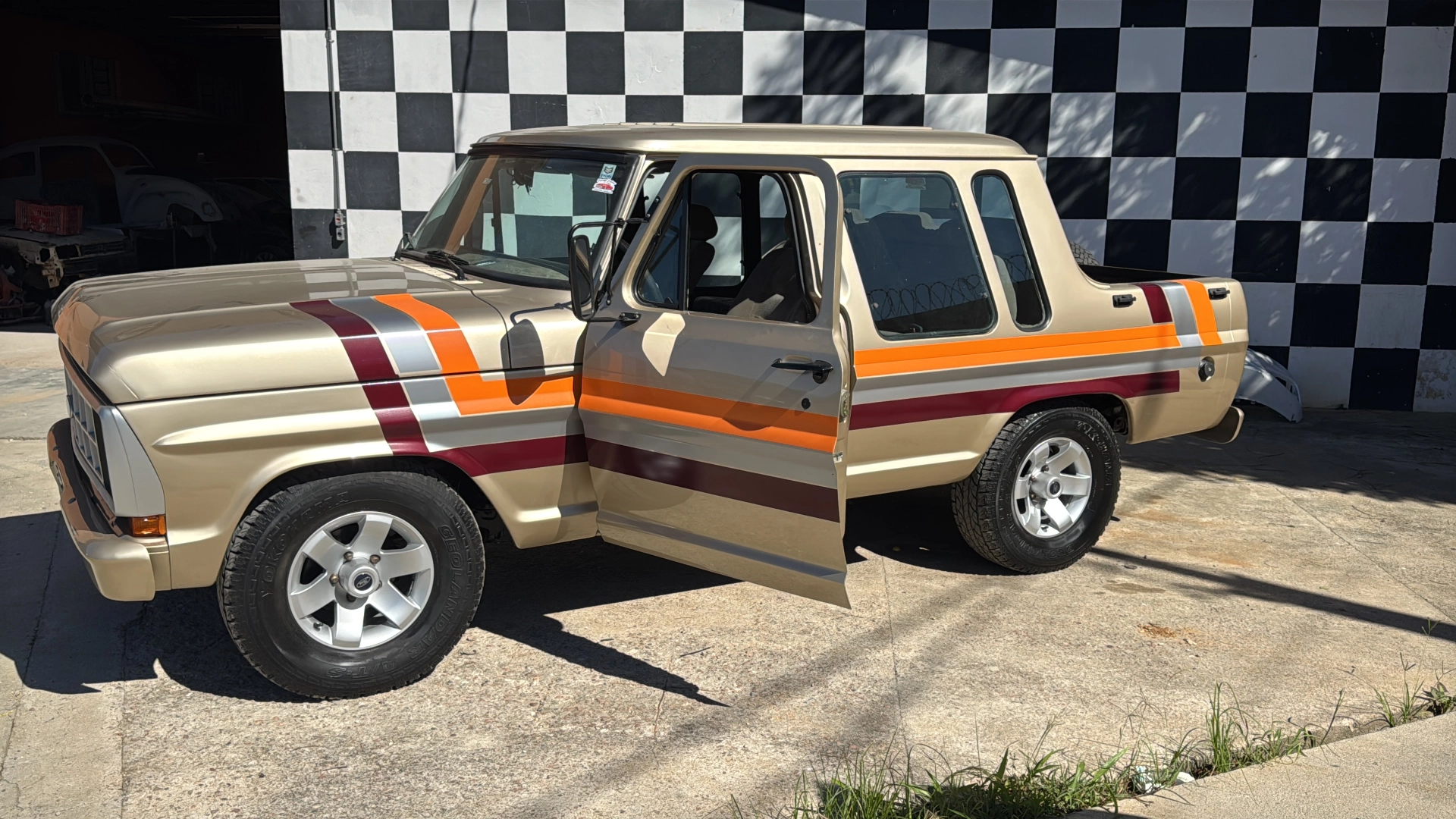 F1000 lateral faixas xadrez