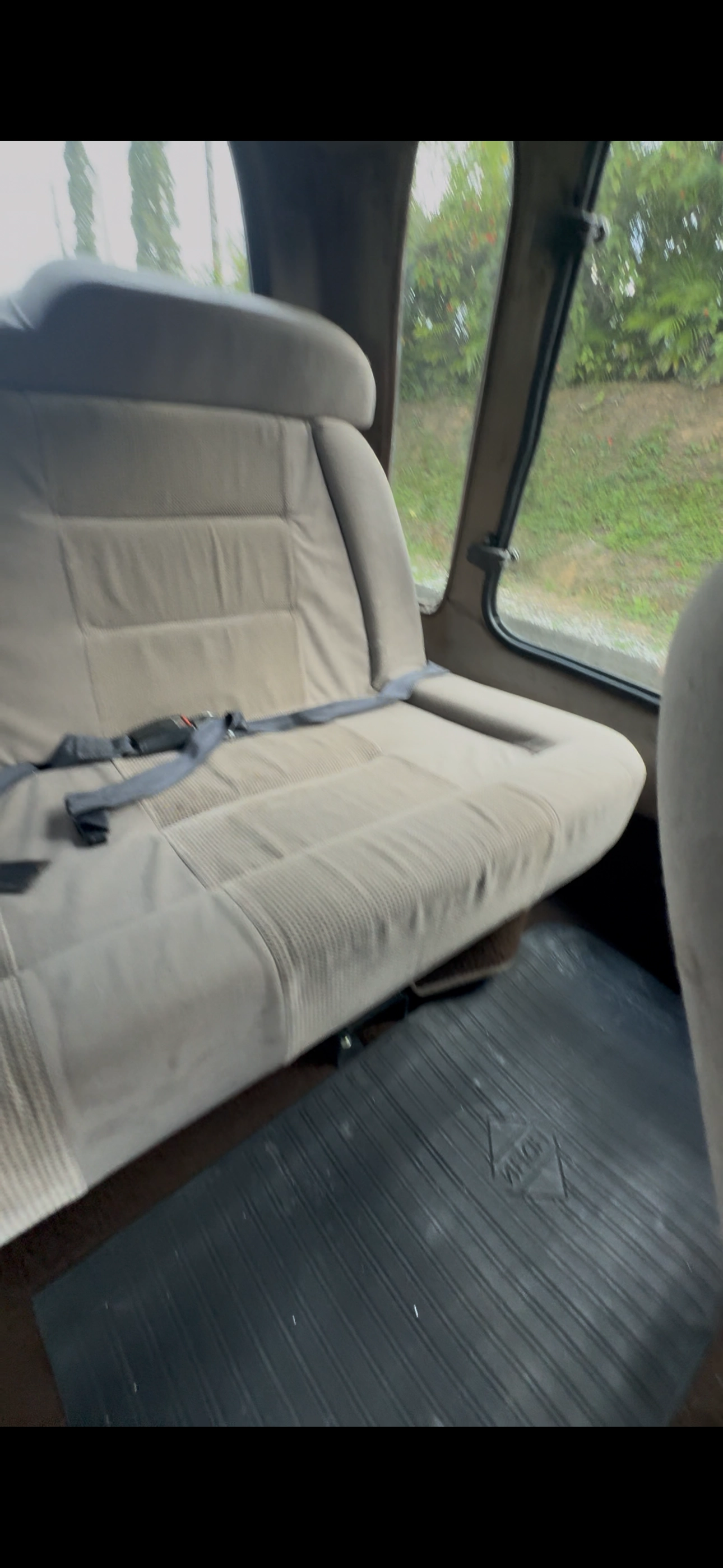 F1000 banco traseiro